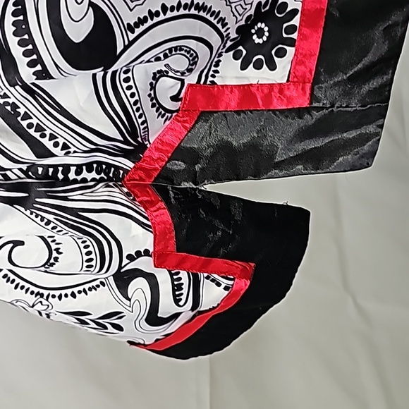 BCX Black White & Red Off Shoulder Dress Blouse Size Medium - Picture 5 of 9
